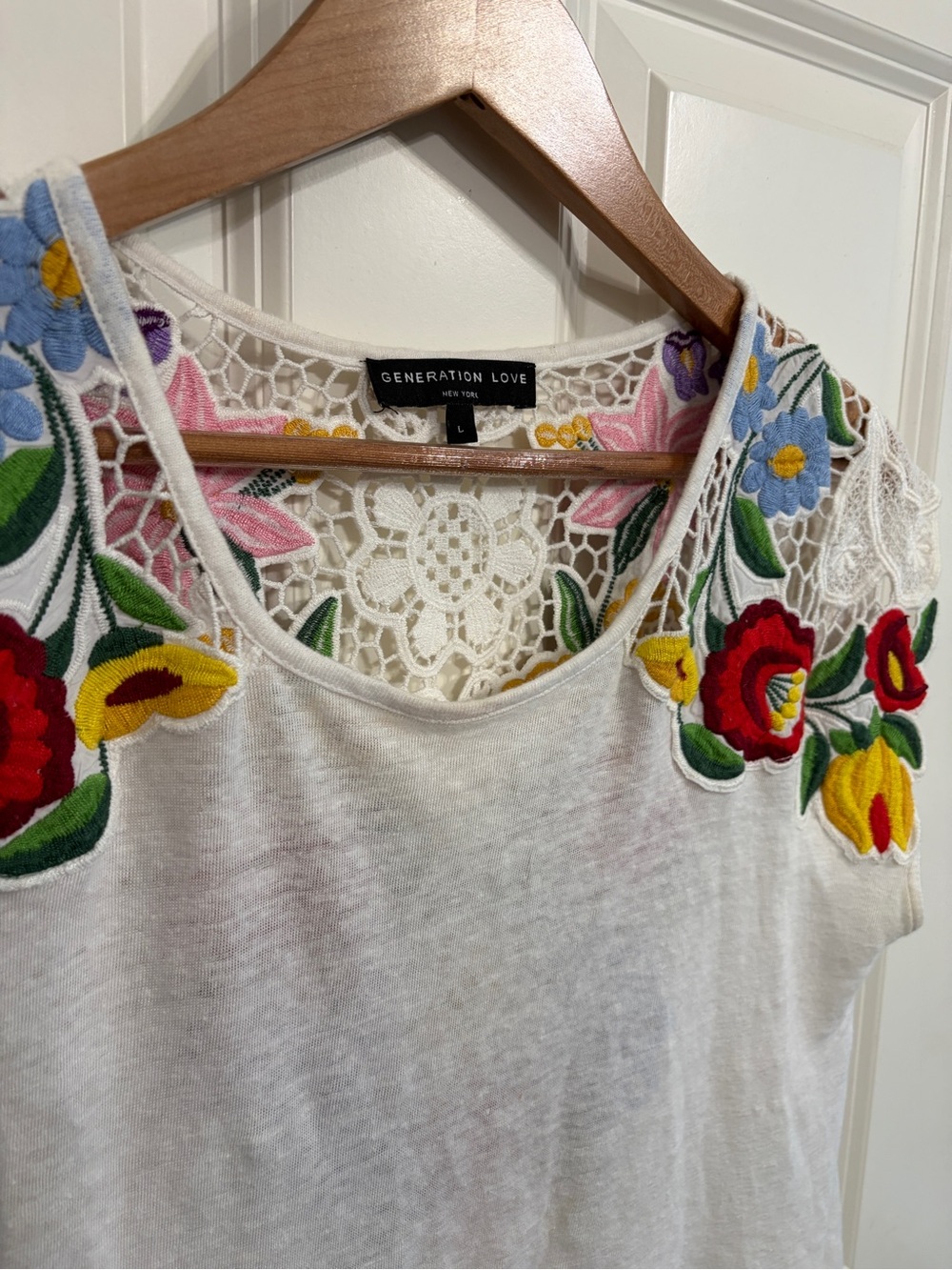 Gorgeous size L Generation Love White linen Embroidered top with lace detail. - Picture 2 of 7